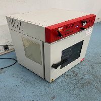 Binder Vacuum Drying Oven image 1